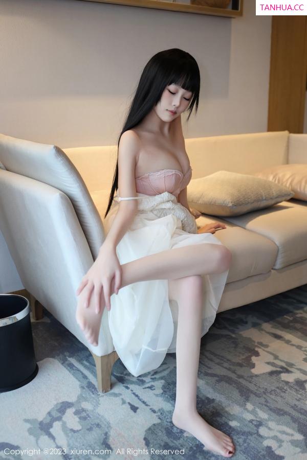   [XiuRen]高清写真图 2023.05.31 No.6828 早川京子 清纯美腿第24张图片